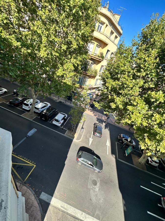 Appartement Lumineux Et Spacieux 2 Chambres Avec Parking Gratuit Dans La Rue Перпинян Екстериор снимка