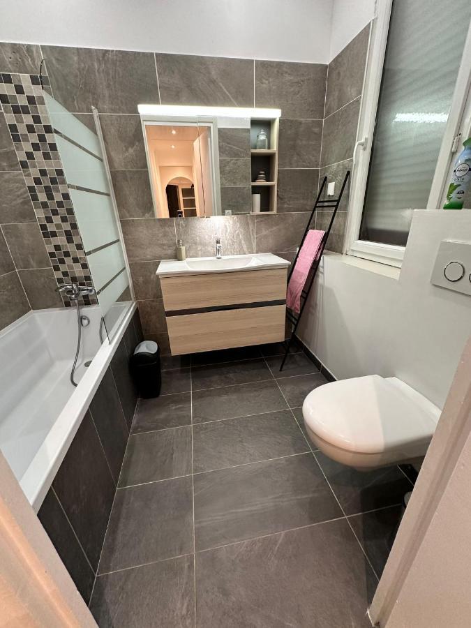 Appartement Lumineux Et Spacieux 2 Chambres Avec Parking Gratuit Dans La Rue Перпинян Екстериор снимка